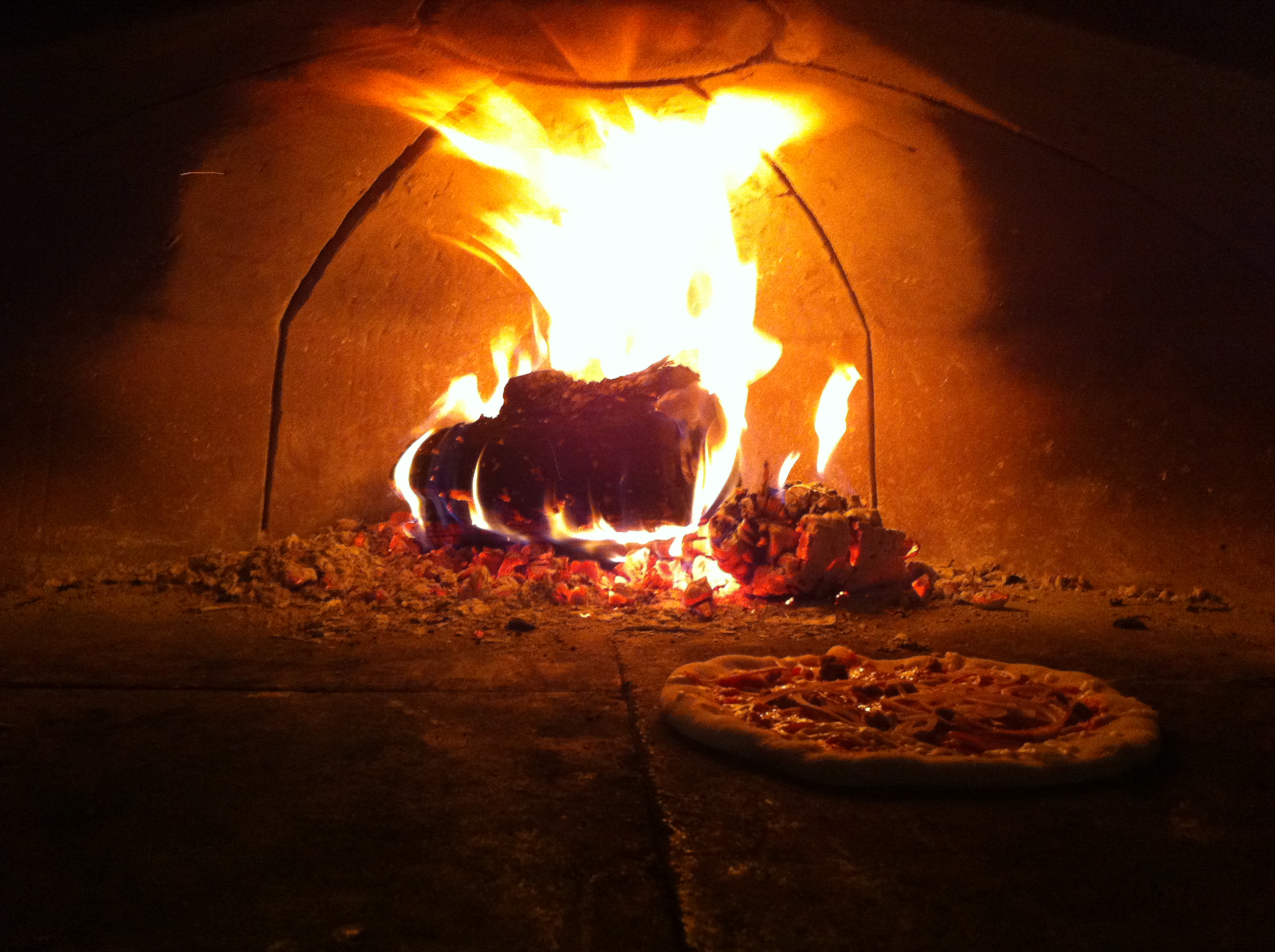 Why Is Wood Fired Pizza So Good Pacific Pizza